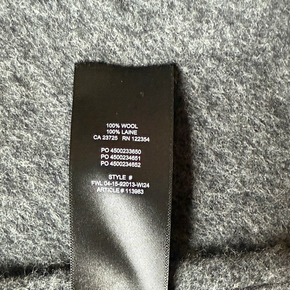 Aritzia Wilfred Gray 100% Wool Fringed Triangle Shawl / Scarf - Picture 4 of 4